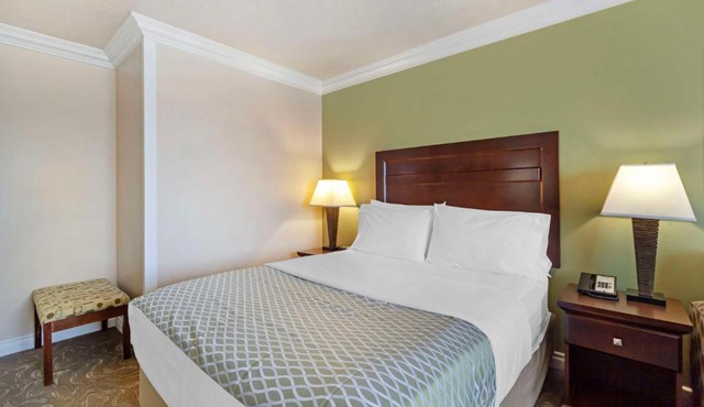 Best Western PLUS Mirage Hotel and Resort
