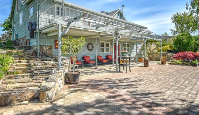Blackbird Glen Bed and Breakfast, Glenmore, Kelowna, BC