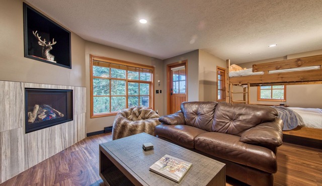 Blacktail Lodge: Ski in/Ski out, walk to village