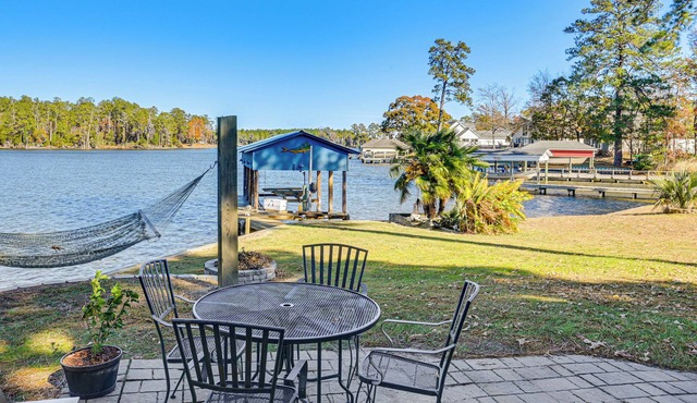 Boat Dock & Fire Pit: Waterfront Bath Getaway!