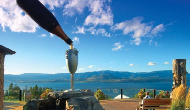 Brand new suite in Canada’s wine country! Minutes to the beach!