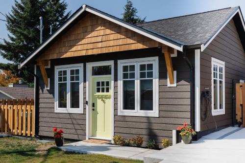 Brass Apple Cottage