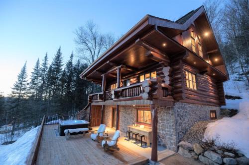 Breathtaking log house with HotTub - Winter paradise in Tremblant