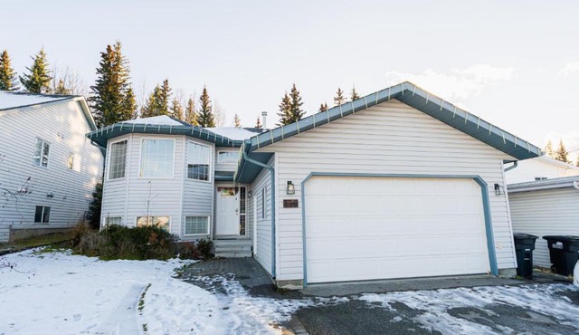 Bright 3BR Upper Suit, 23 min to Jasper NP