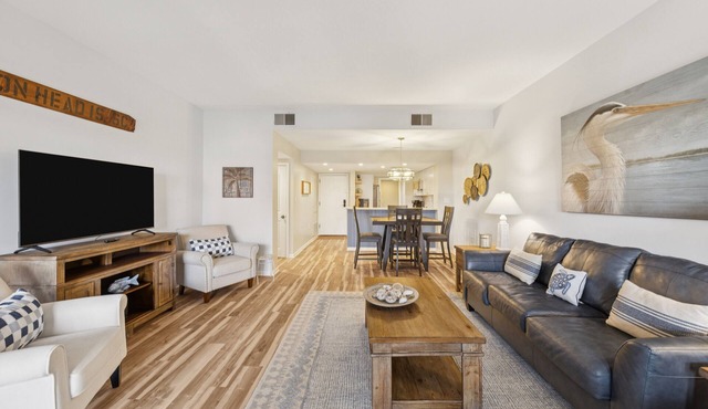 Bright & Modern Pet Friendly Beach Getaway
