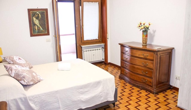 Bright & Modern Family Apartment Near the Beach - Sleeps 6