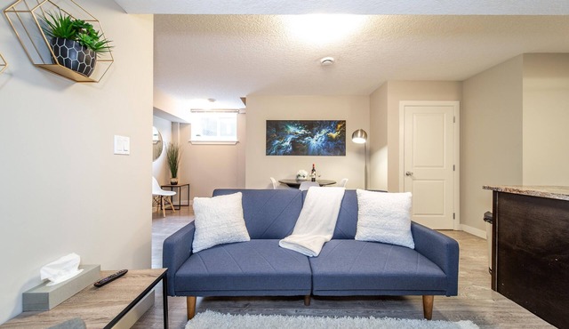 ★Bright Modern Suite ★ Netflix - WiFi ✔Long Stays ★ Clean