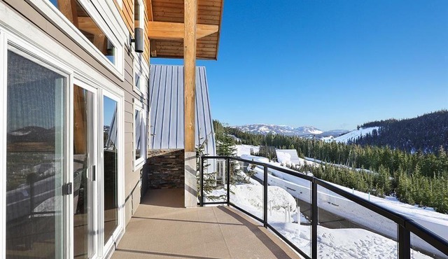 Bright Spacious Timber Chalet at Mt Washington!