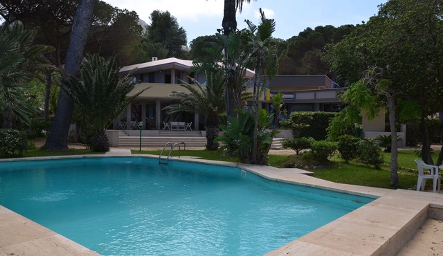 Bungalow in an artistic villa (Mondello, Pa, Italy) beachfront, sea and city