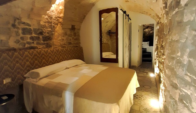 CA SIEMU private 2 floors tiny-house with double bed, kitchen and parking space