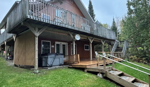 Cancellation OPENING Aug 8-15 Executive Lakefront Home