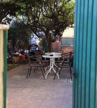 Casa con Giardino a Roma, 2 Camere, Ideale per Famiglie, 15 minuti dal Colosseo, 5 minuti da Mirti