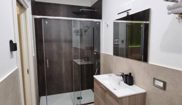 Casa Maluma - Double Room in the Heart of Naples