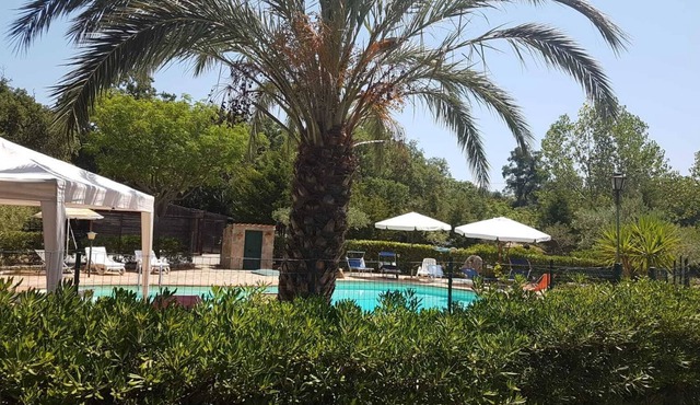 Casale Paradiso Art and Sea. Semi-detached stone villa with swimming pool-sea view