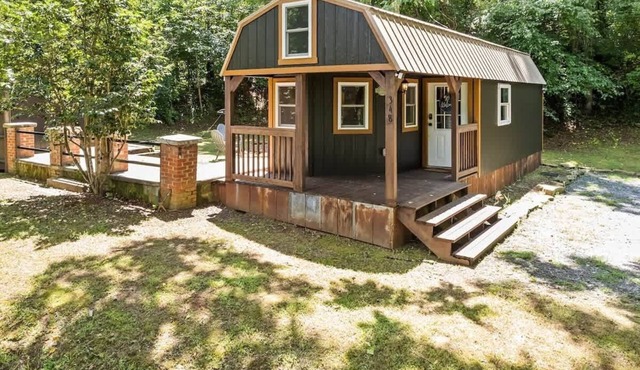 Casey Paradise Tiny Home Mountain Retreat near WCU in Cullowhee