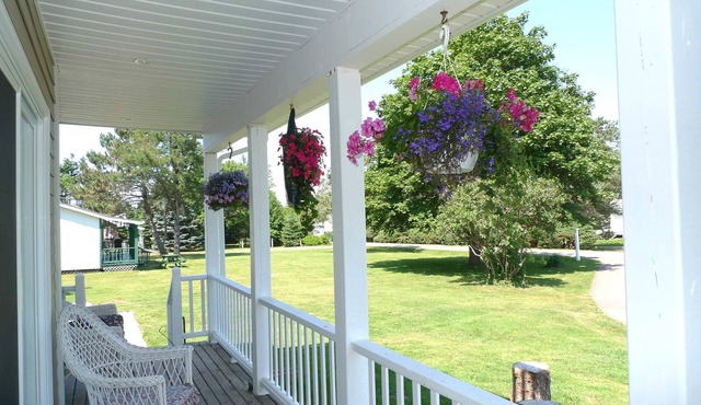 Cavendish Breeze Inn