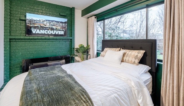 Centrally located East Vancouver Studio (In-suite laundry)
