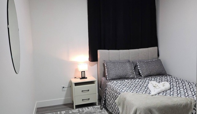 Charming 1-bedroom house with WiFi and AC in enchanting Edmonton