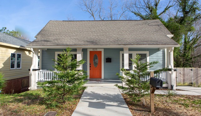 Charming 3bd/2ba, Bungalow near Duke and Downtown.