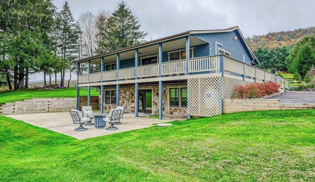 Charming 3BR Cabin - POND VIEW - McHenry