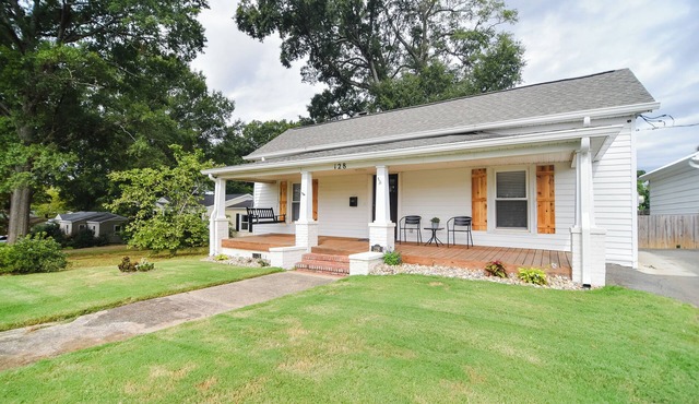 Charming Downtown Fort Mill Home w/Large Backyard