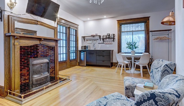 Charming Heritage Suite w/Cozy Sunroom & Deck (Suite 1)