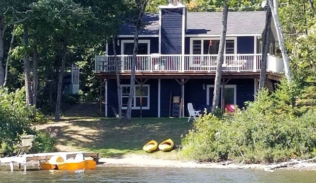 Charming Lakefront Cottage for Families & Nature Lovers