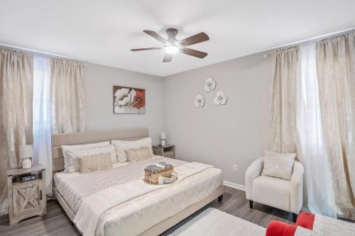 Charming Retreat with Pool Table in Chesterfield!