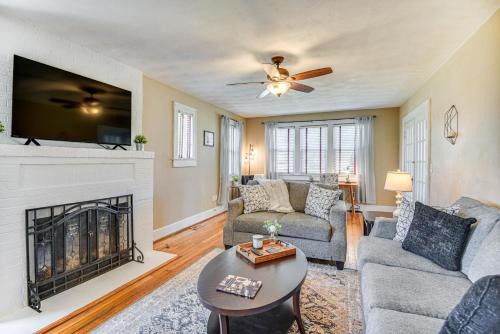 Charming Smithfield House: Walk to Downtown!