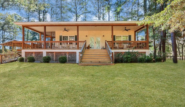 Charming Tabby House 3-bedroom house with AC and WiFi in Townsend/Shellman Bluff