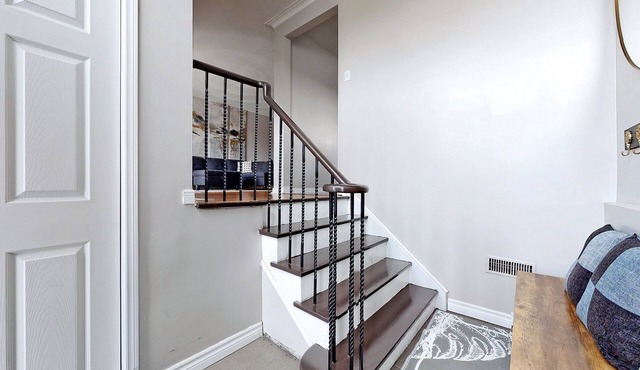 CHARMING THREE BEDROOM FLAT in brampton