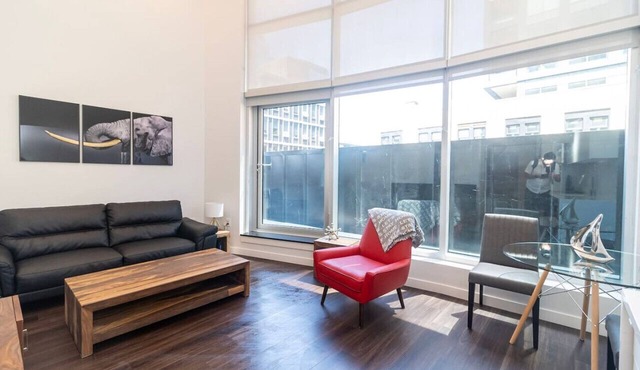 Chic 1BR Apt with Lovely Views near Barrington St
