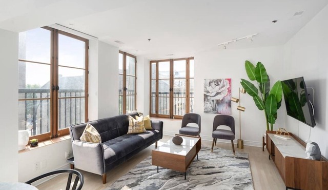 Chic & Modern 3B 1B Apt | Old Mtl | St Paul St |