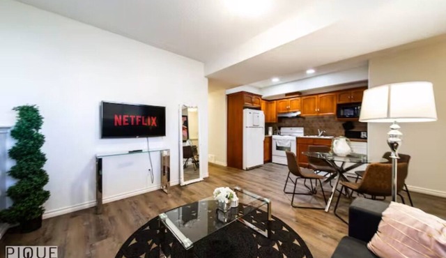 Chic Modern Vibes - Sleeps 6 - Netfix - Wifi - Long Stays