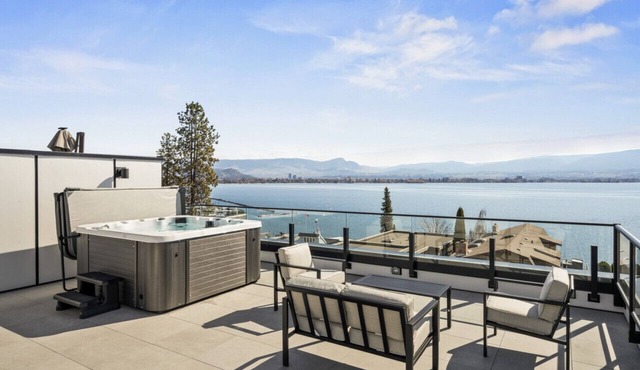Chic West Kelowna Escape: Hot Tub & Water Views