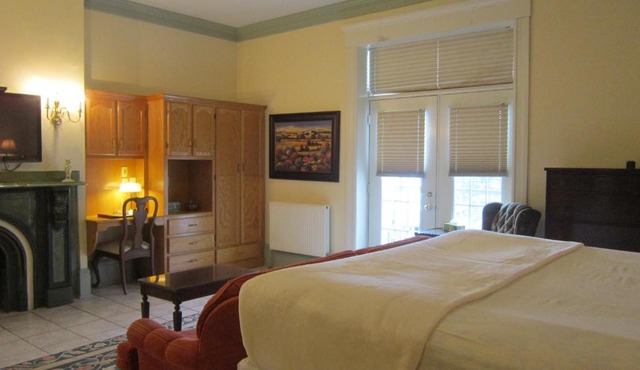 Chipman Hill Suites - Senator Dever House