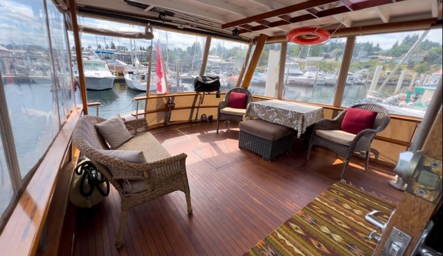Classic 1954 53' Chris-Craft Constellation -Custom Trips - Comes with Captain