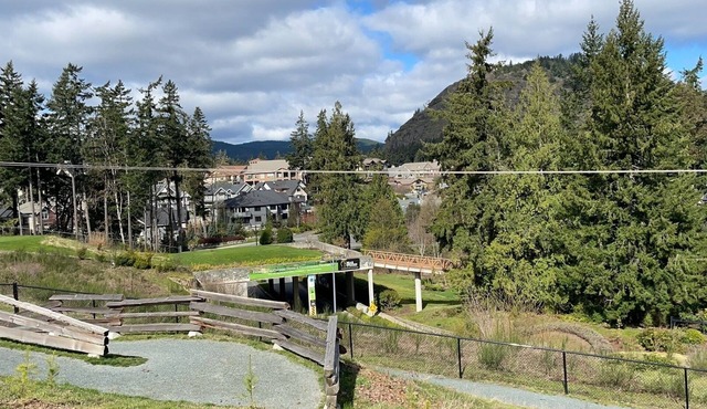Close to Bear MountainnHuge house that could accommodate a big group.