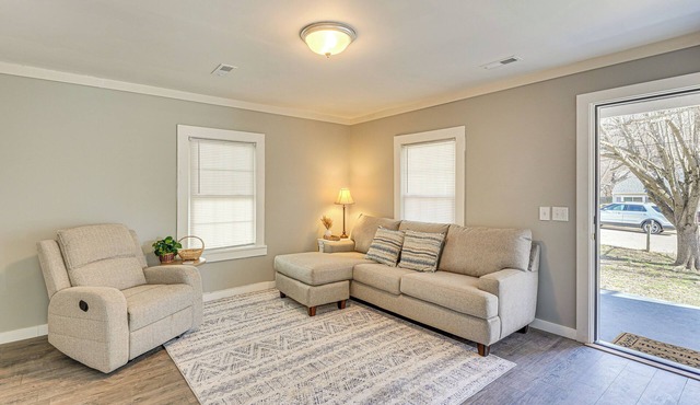 Close to Shops, Eats & Hospital: Roxboro Retreat