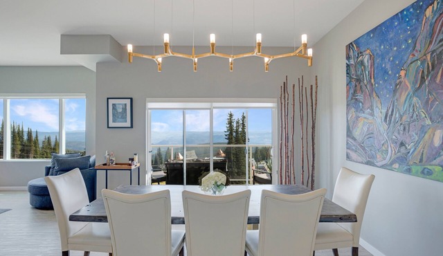 Closest to the Gondola – Spacious 3-Bedroom Property w/Hot Tub, Ski-In/Ski-Out & Stunning Views