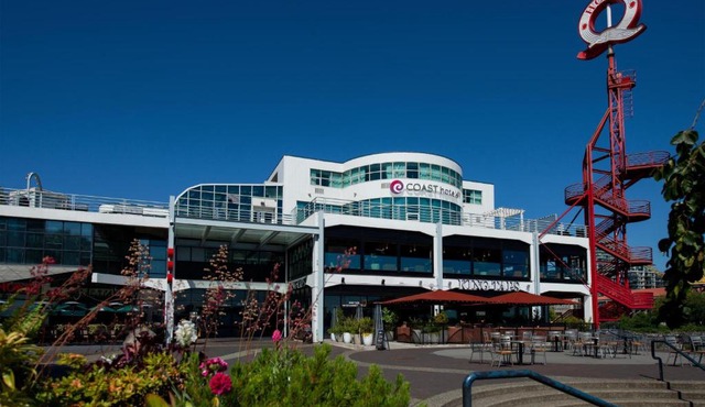 Coast Lonsdale Quay Hotel