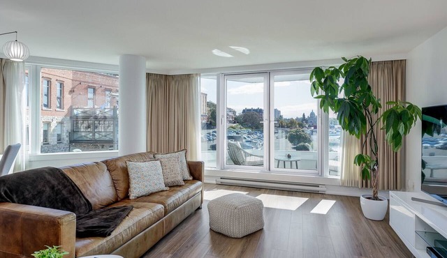 Coastal Duet – Breathtaking Views with Work Desk by Victoria Prime!