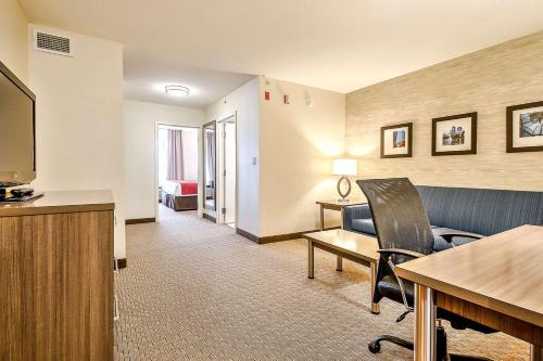 Comfort Inn & Suites South
