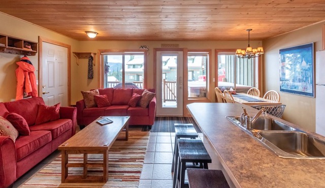 Comfortable 2 Bedroom Condo at Apex Mountain