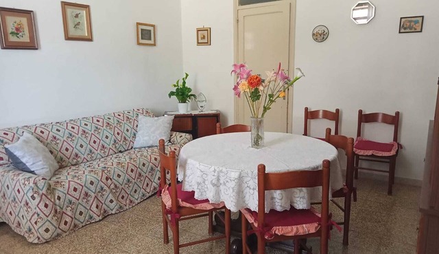 Comfortable facility in quiet setting. Large outdoor space, a few kilometers from the sea
