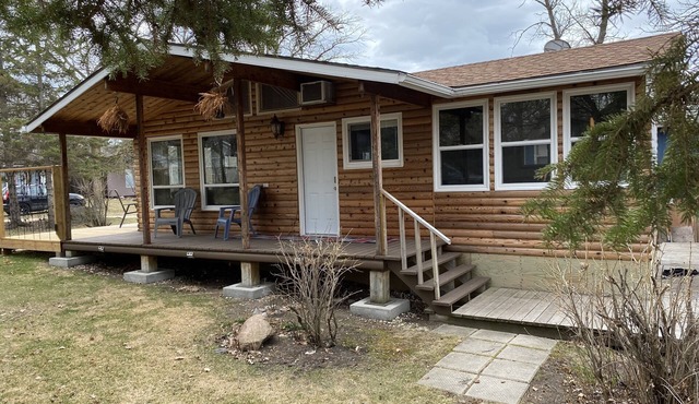 Comfy Cozy Cedar All-Season House Cabin