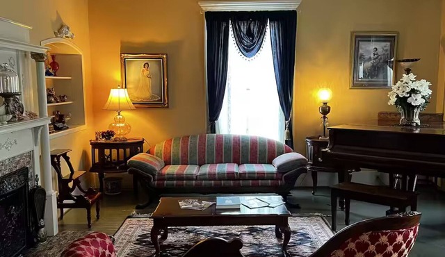 Commodore Bed & Breakfast/Commodore Suite in Bainbridge