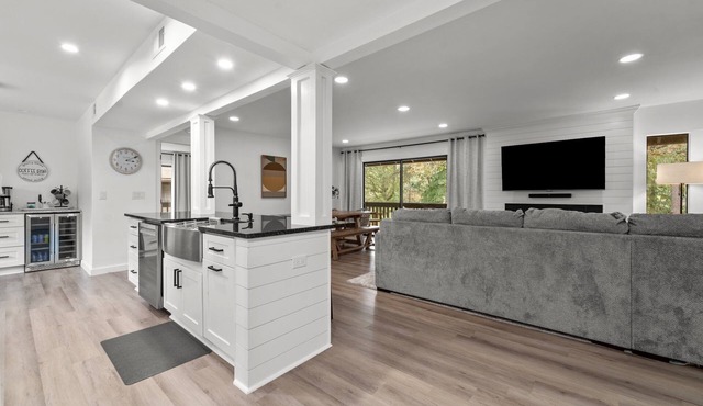 COMPLETELY REMODELED 3 BDR, 2 Bath, Golf Course View Condo