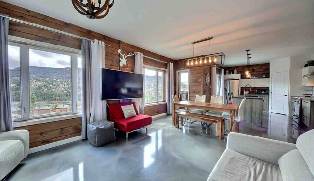 Condos Monts-Valin -159, rue du Massif (Valinouët)