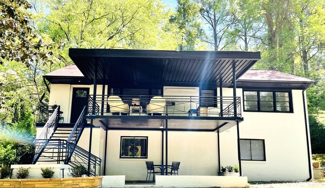 Contemporary Home. Close to Downtown.